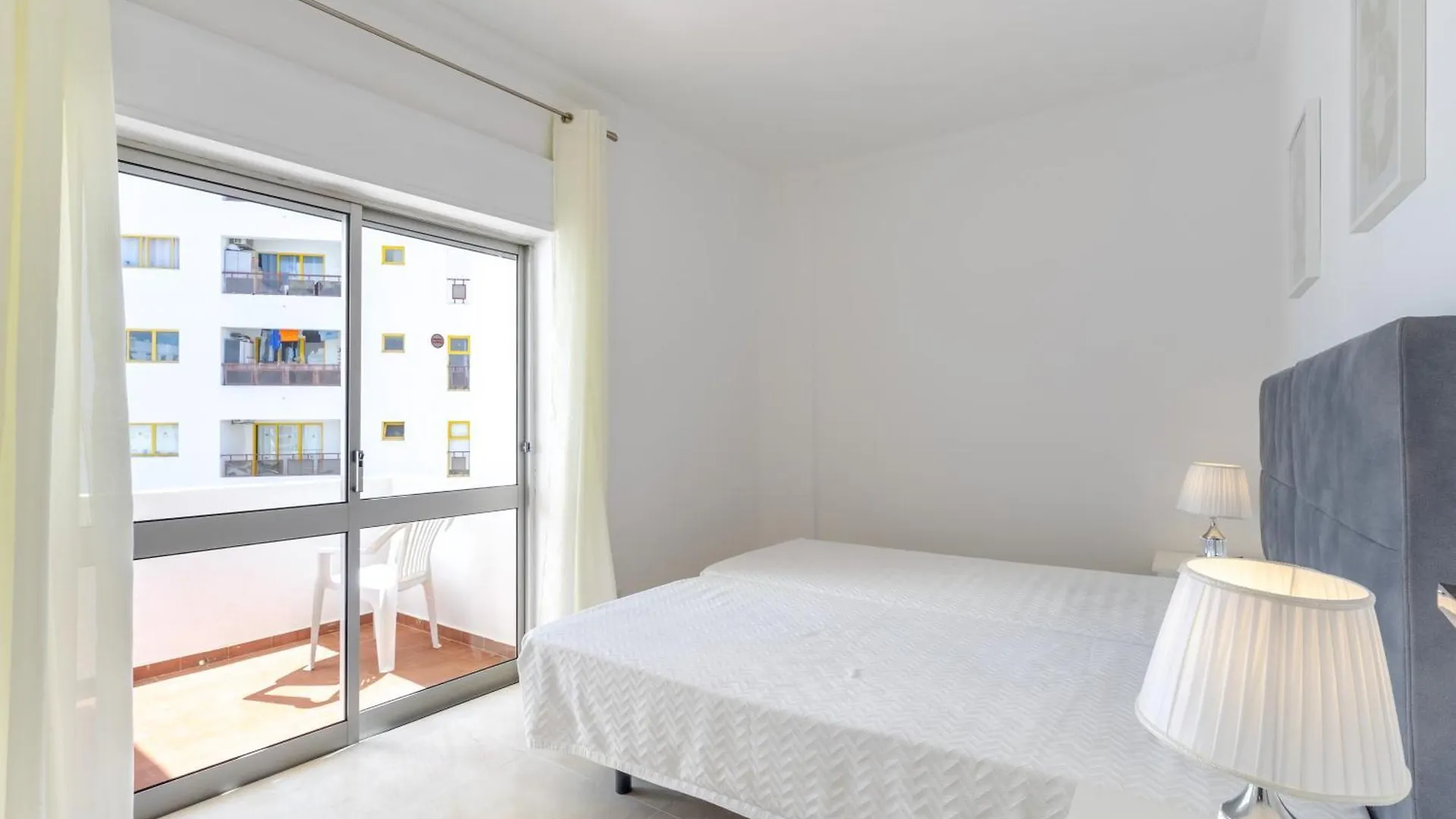 Squash Club Apartamentos Портиман Апарт-отель