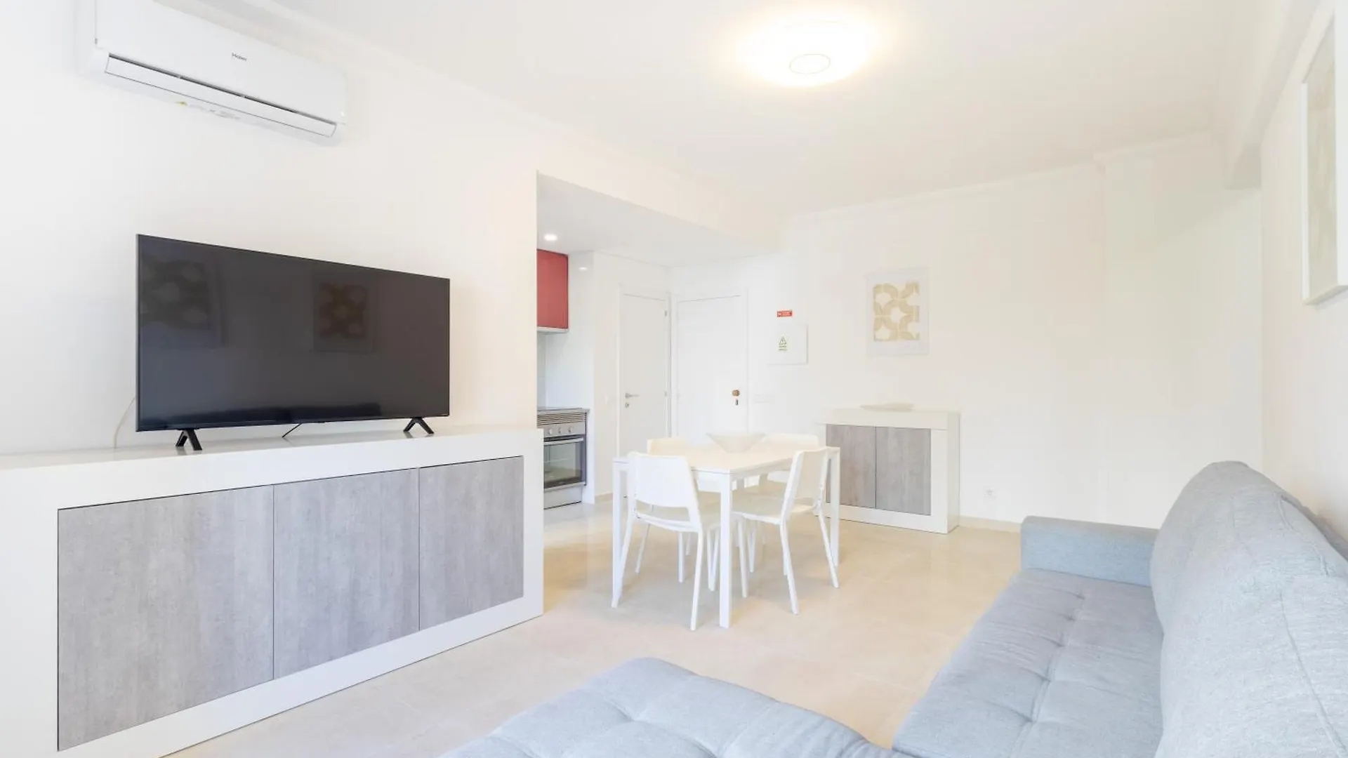 Squash Club Apartamentos Портиман Апарт-отель