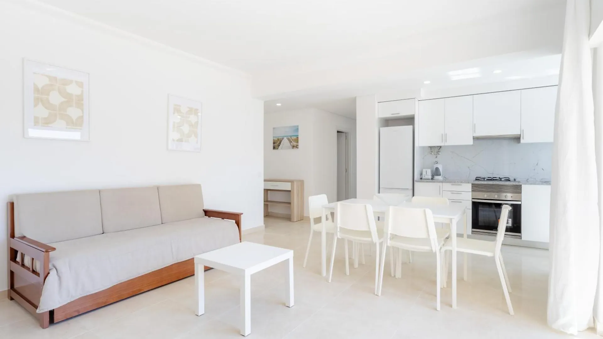 Squash Club Apartamentos Портиман
